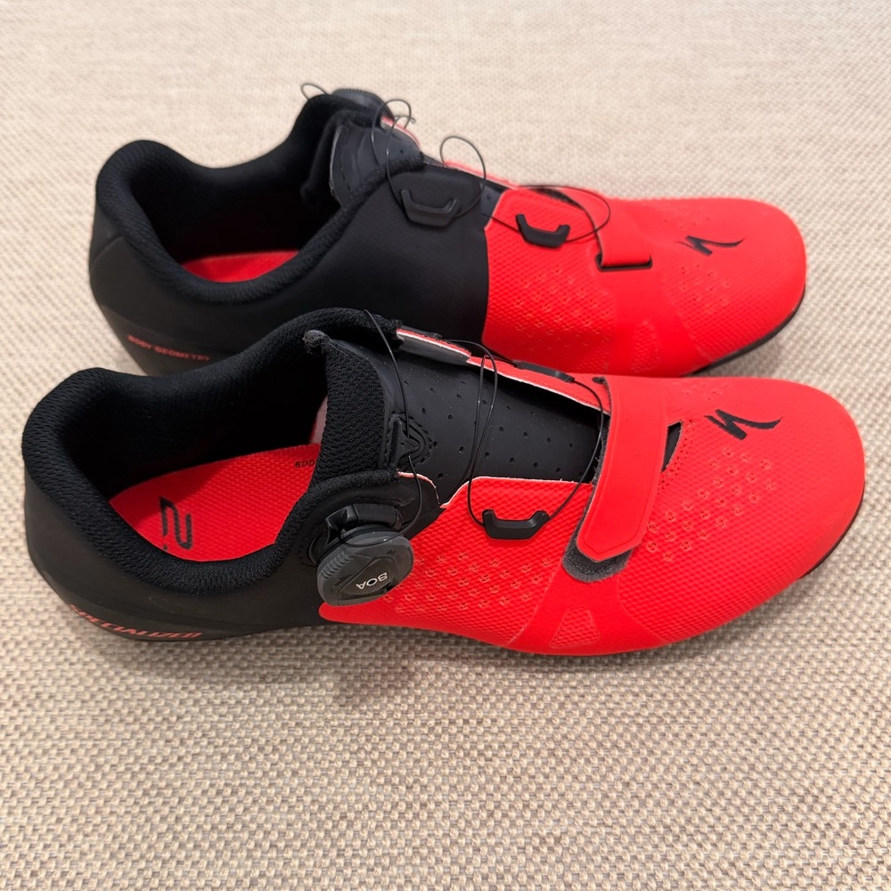 Specialized Men's Red and Black Road Cycling Shoes